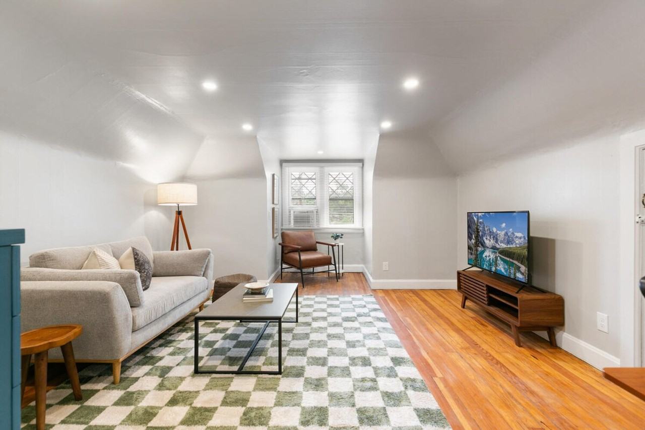 2619 East 12th Avenue - Photo 5 of 25