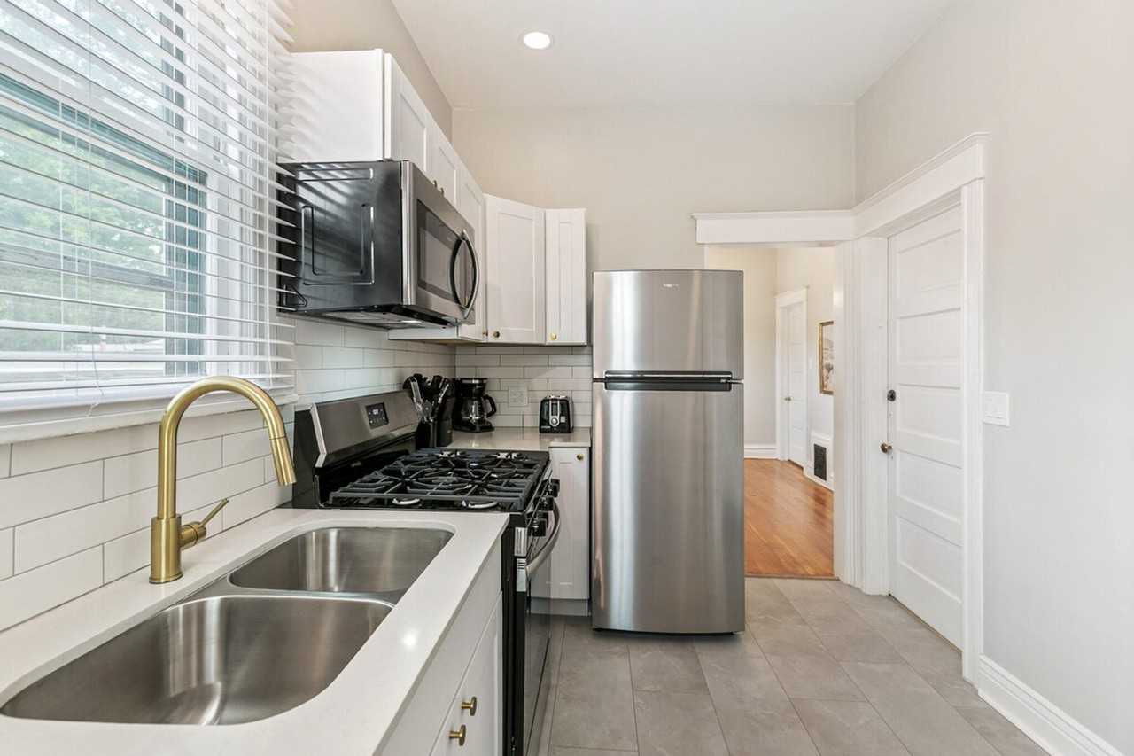 2619 East 12th Avenue - Photo 5 of 24