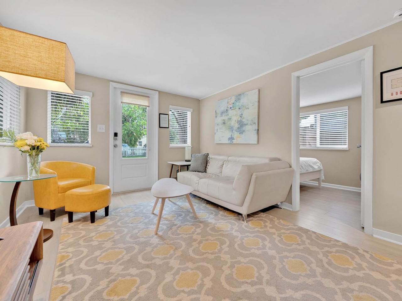 1034 Ne 36th St #1261569P - Photo 2 of 38