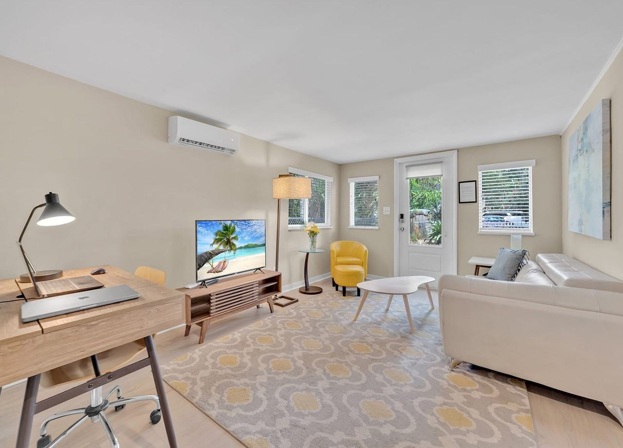 1034 Ne 36th St #1261569P - Photo 5 of 38