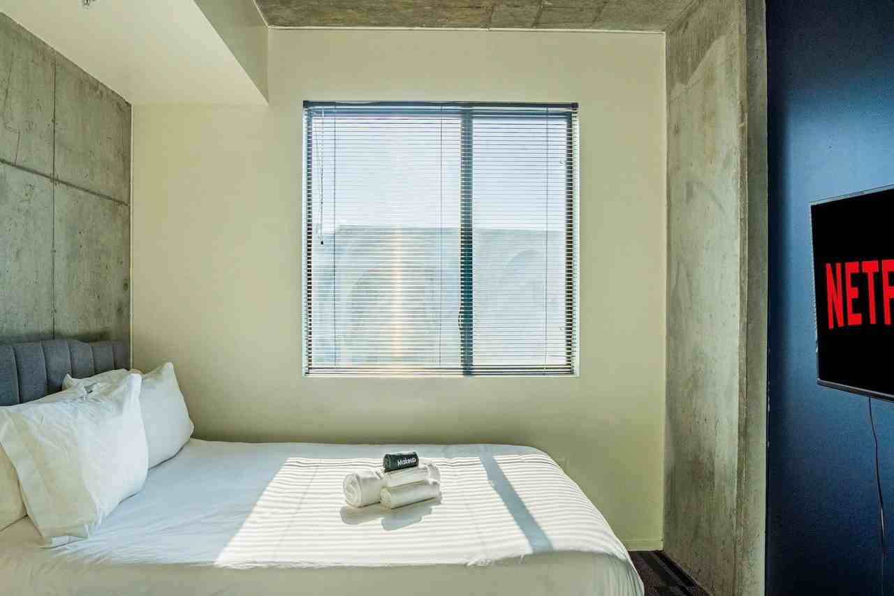 909 North 3rd Street #1263047P - Photo 4 of 41