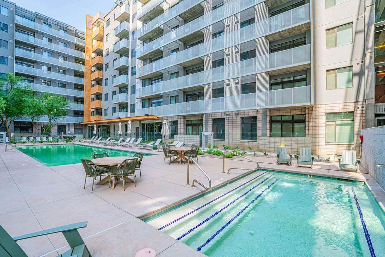 909 North 3rd Street #1263047P - Photo 5 of 41