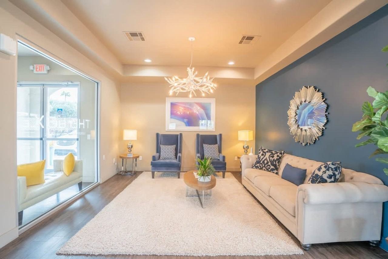 10 W Minnezona Ave #1263113P - Photo 4 of 28