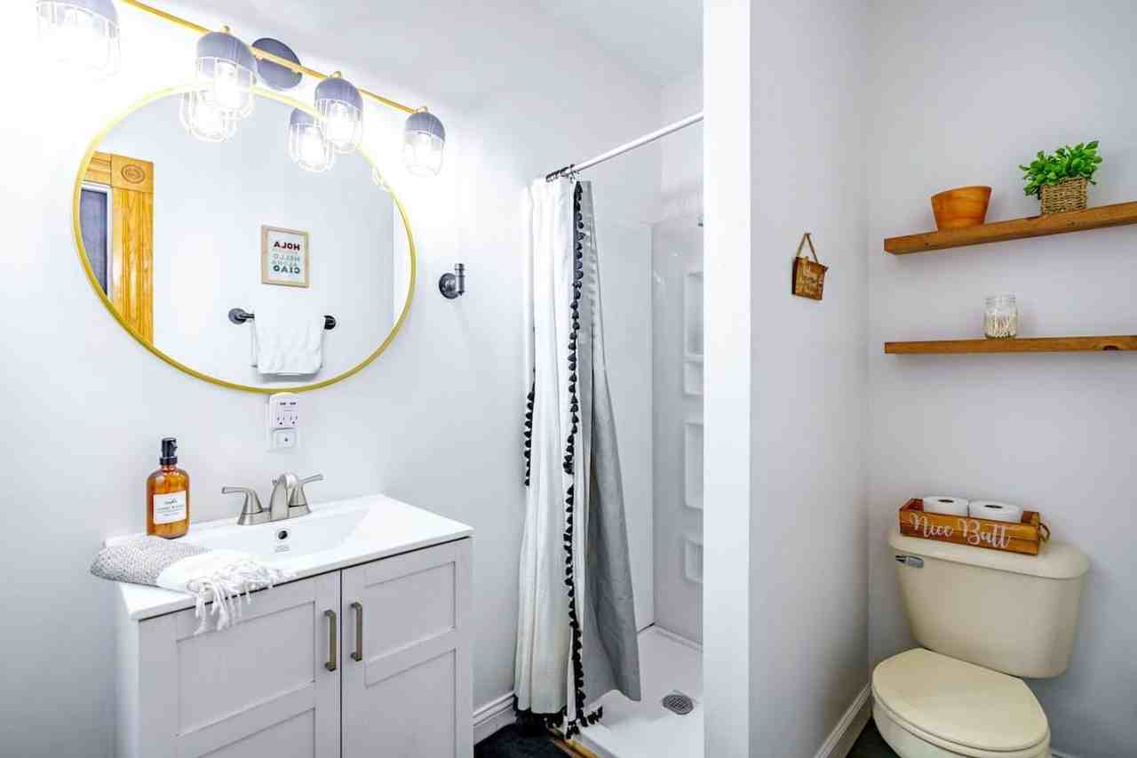 1180 North High Street - Photo 3 of 37