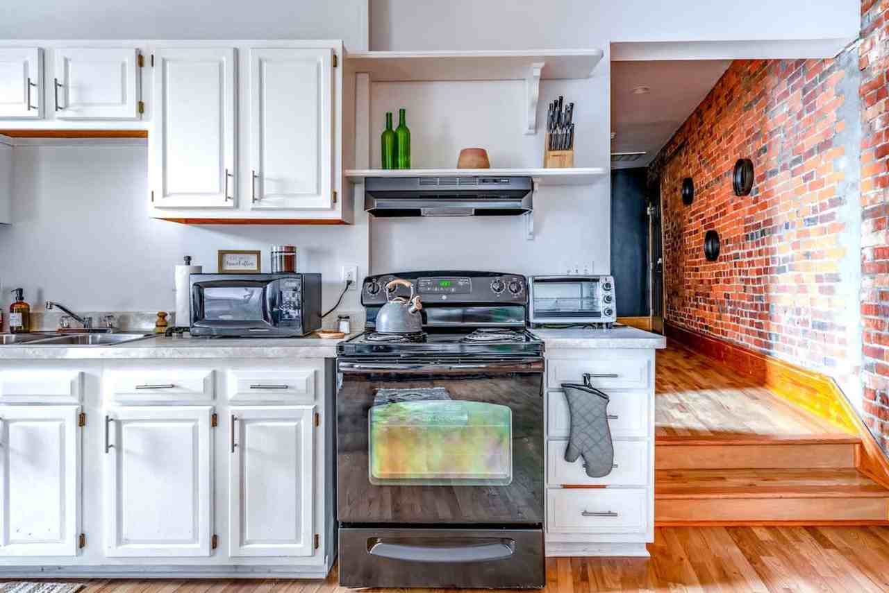 1180 North High Street - Photo 5 of 37