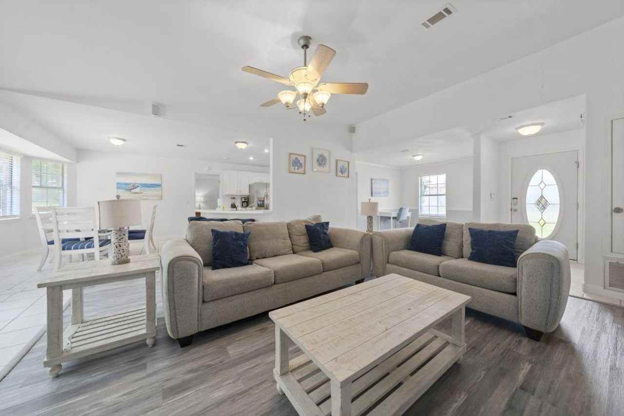 406 Shorewood Cir #1265965P - Photo 5 of 22