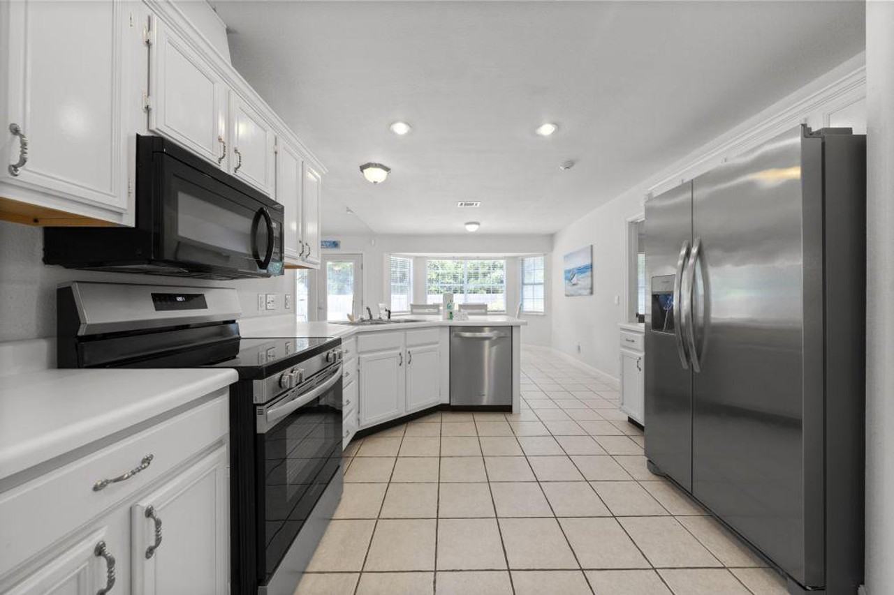 406 Shorewood Cir #1265965P - Photo 6 of 22