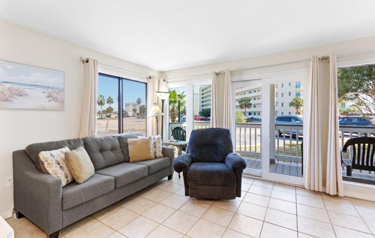 497 Plantation Road - Photo 2 of 25