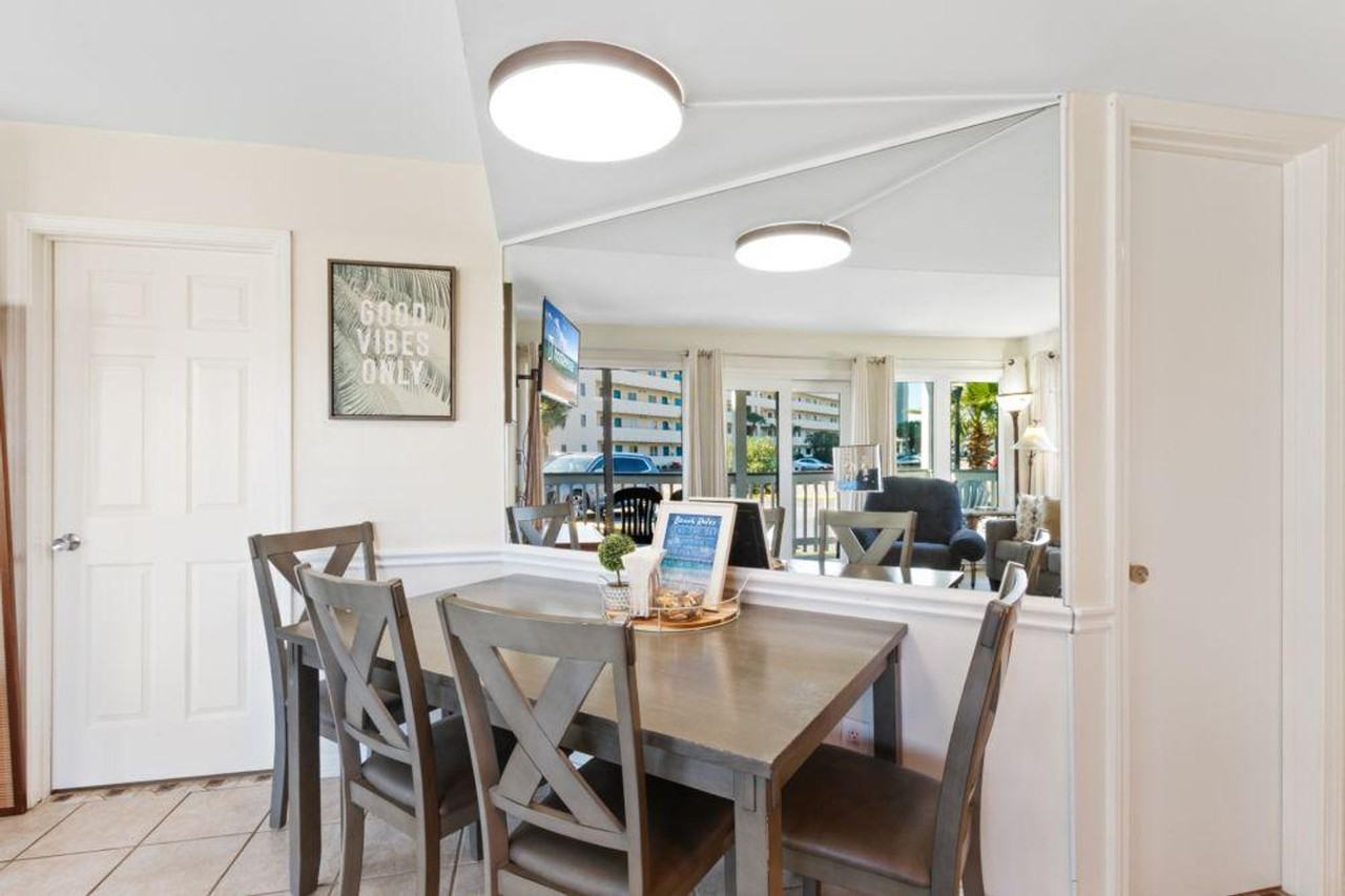 497 Plantation Road - Photo 4 of 25