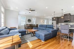 featured image of 1220 Carondelet St