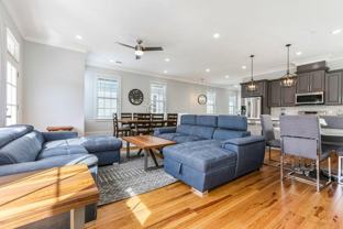 1220 Carondelet St - Photo 1 of 1
