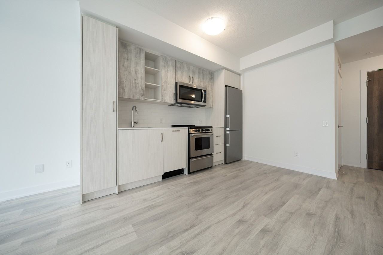 251 Manitoba Street - Photo 2 of 21