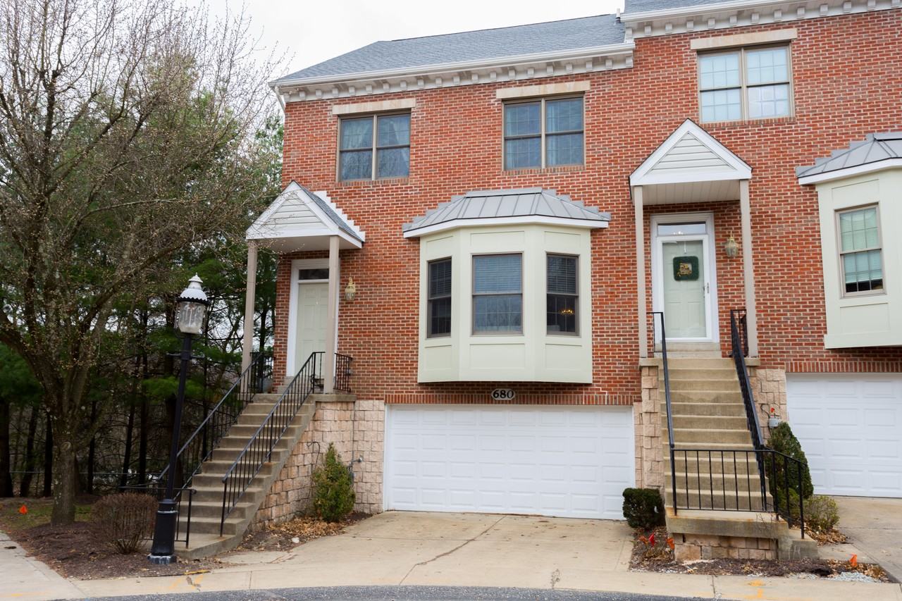 680 Highpointe Drive - Photo 2 of 25