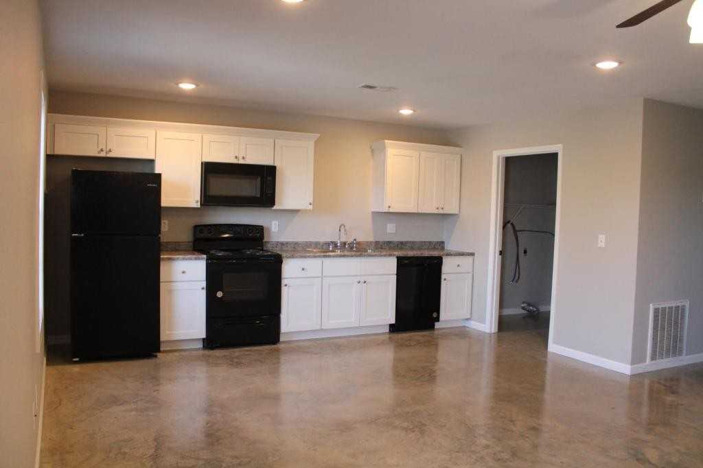 192 Cane Creek Ln - Photo 2 of 7