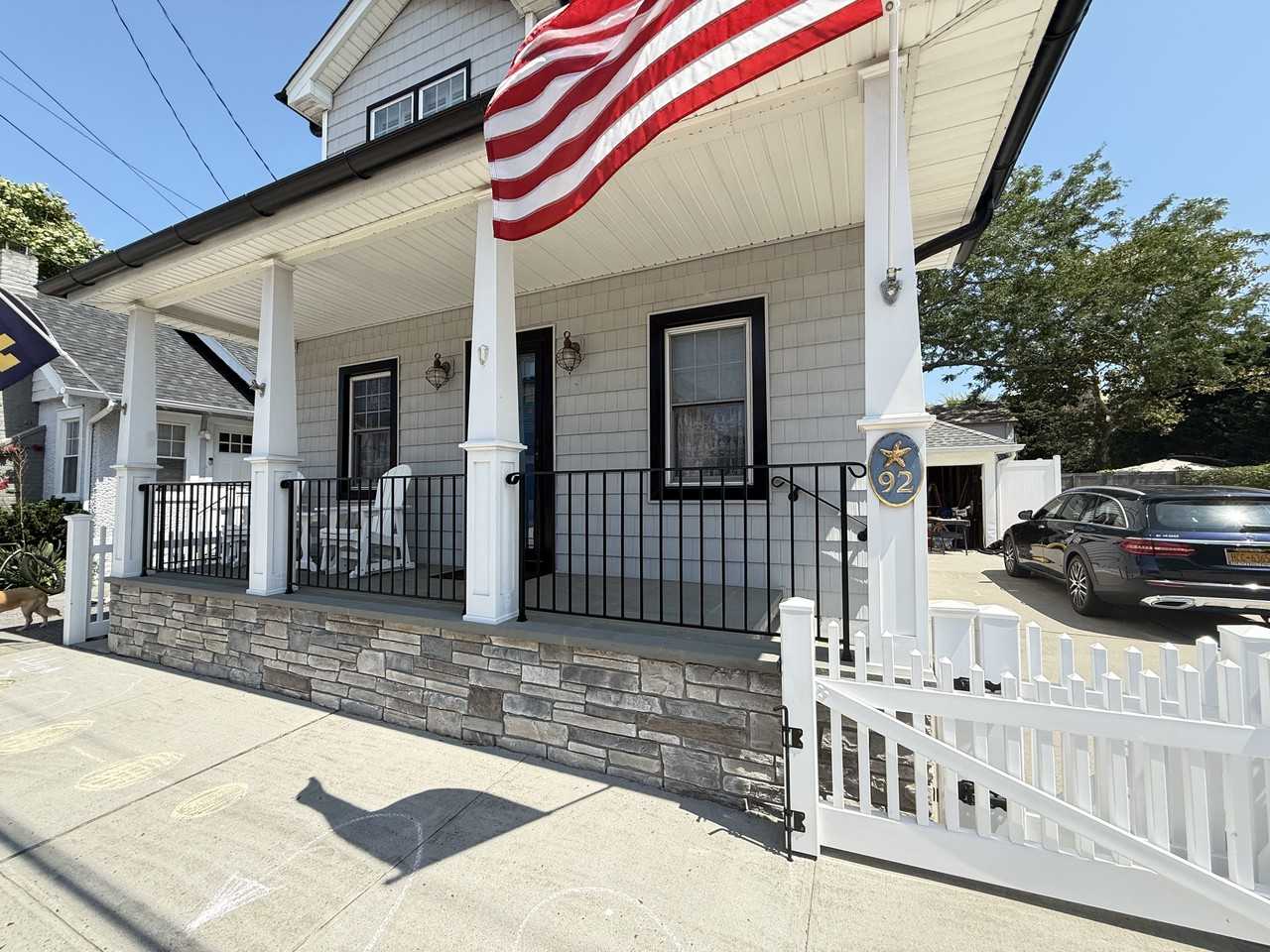 92 Hewlett Avenue - Photo 2 of 24