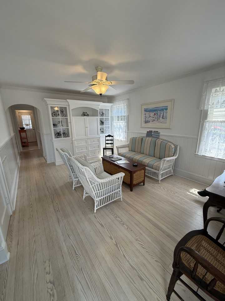 92 Hewlett Avenue - Photo 6 of 24