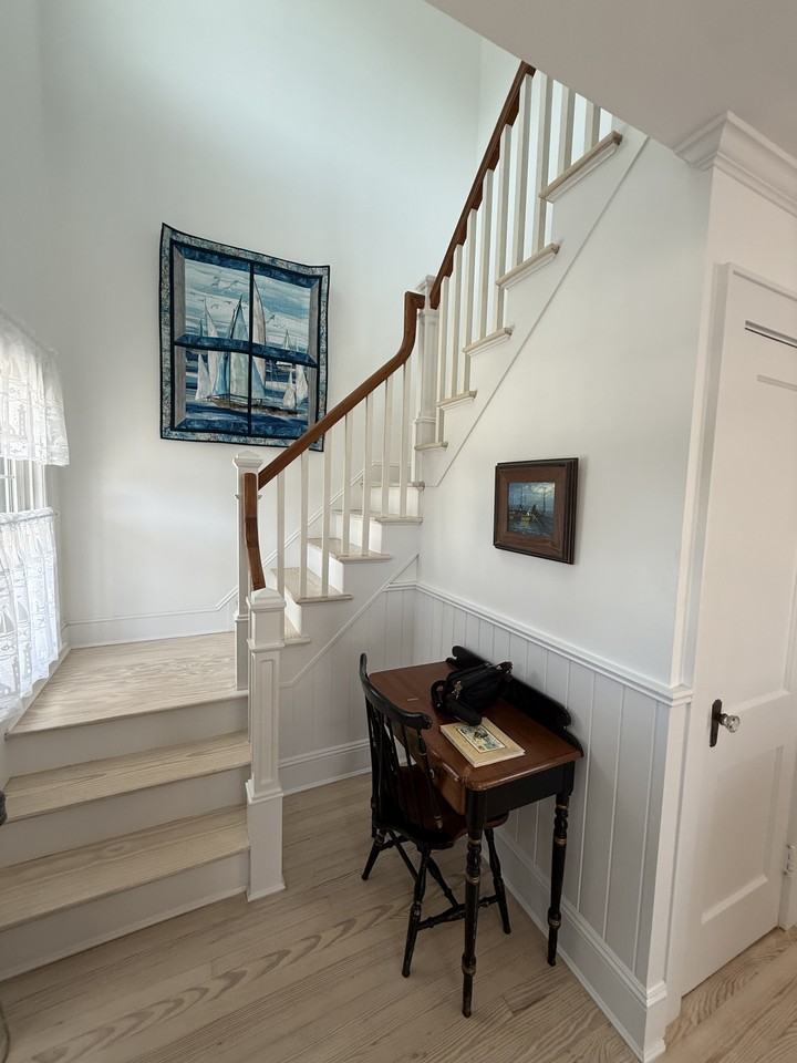 92 Hewlett Avenue - Photo 7 of 24