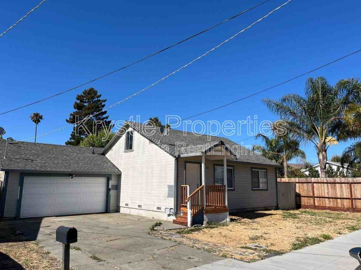 228 Donaldson Way - Photo 2 of 10