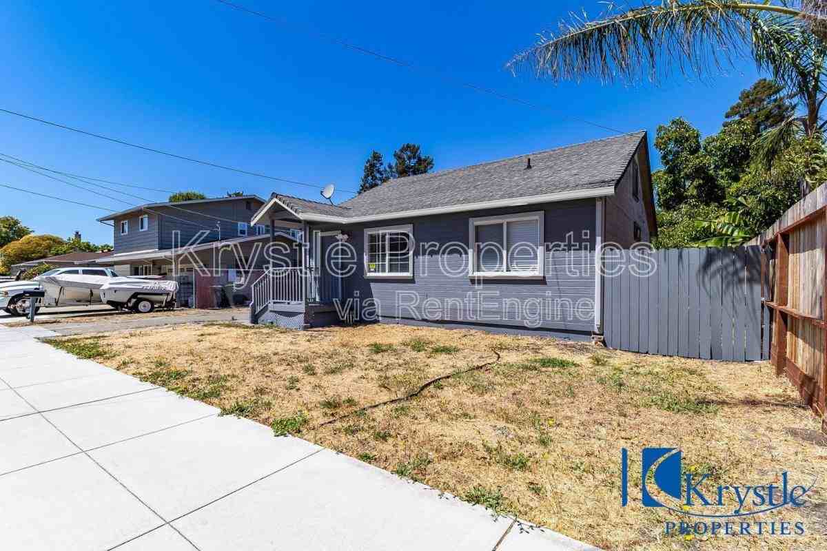 228 Donaldson Way - Photo 3 of 10