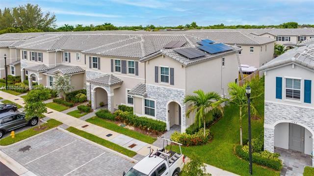 1826 Southeast 26th Road - Photo 2 of 26