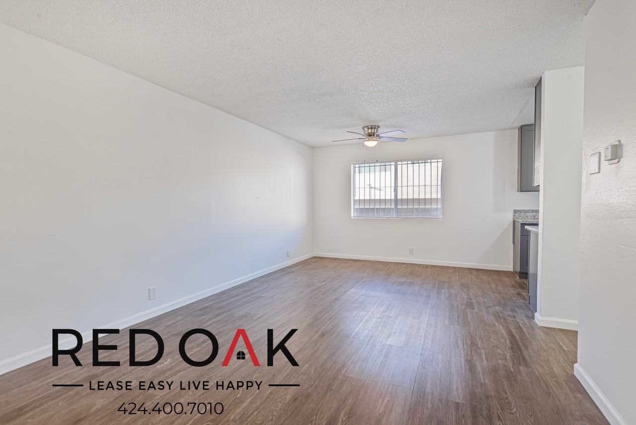 7915 Vineland Ave - Photo 3 of 30