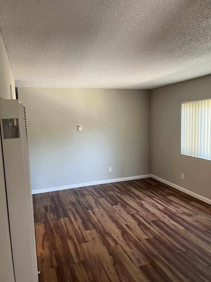 Univ. Pines - Photo 3 of 30