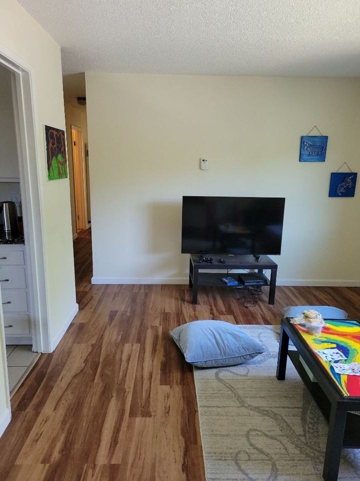 Univ. Pines - Photo 4 of 30