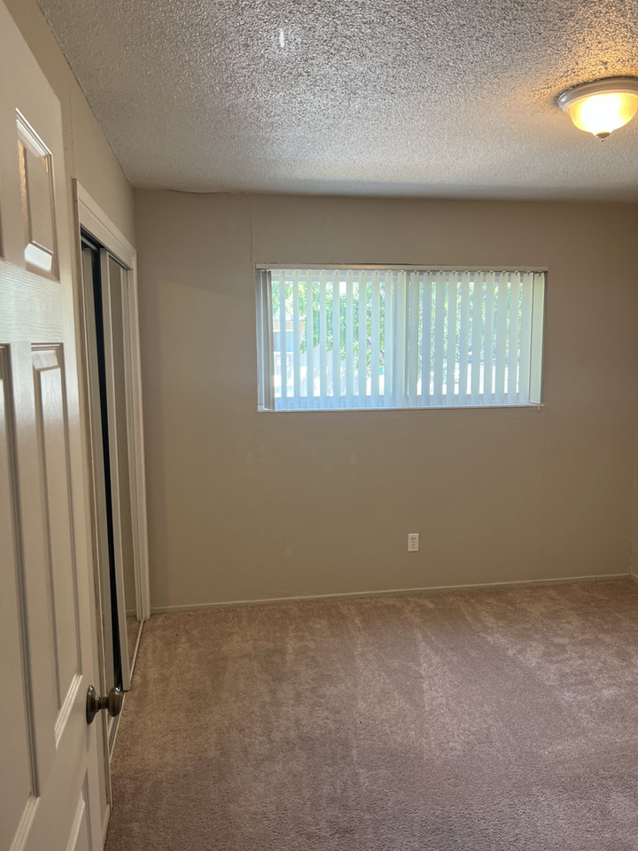 Univ. Pines - Photo 6 of 30