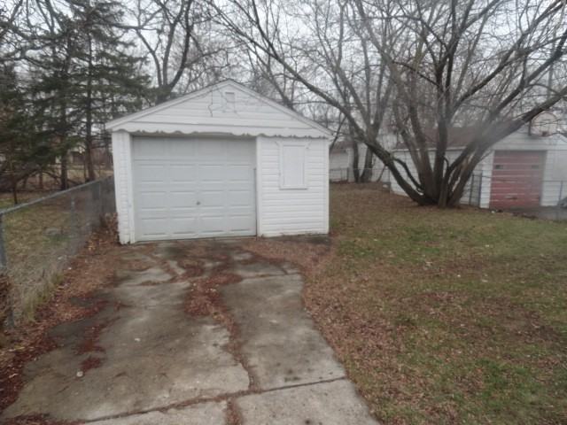 8435 Warwick St - Photo 3 of 14