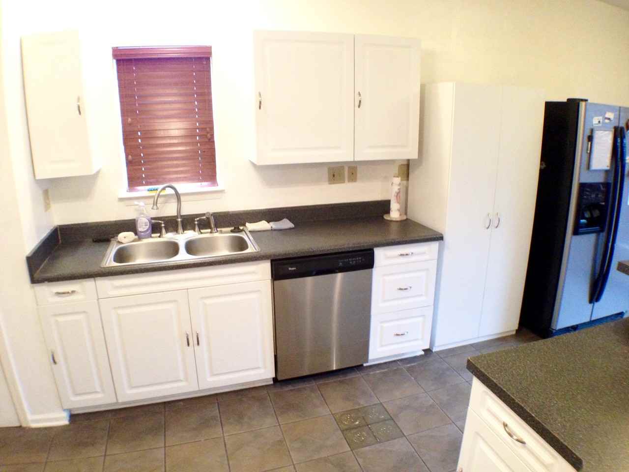 815 Maltby Cres - Photo 3 of 17