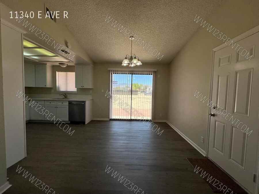 11340 E Avenue R - Photo 3 of 22