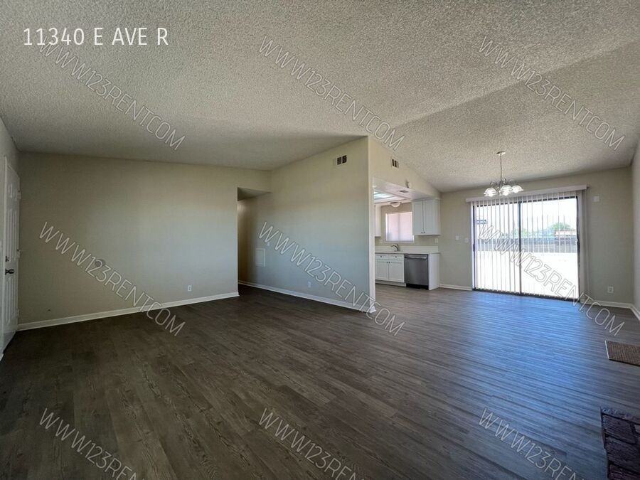 11340 E Avenue R - Photo 4 of 22