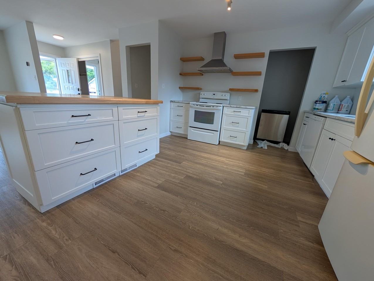 979 Hudson Drive - Photo 3 of 20