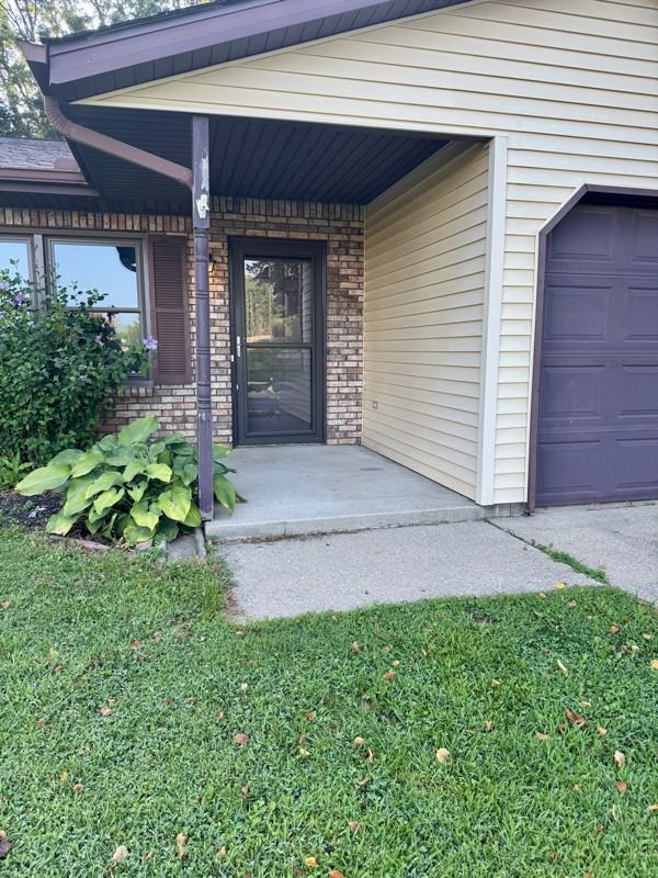 403 S Park Square Dr - Photo 2 of 10