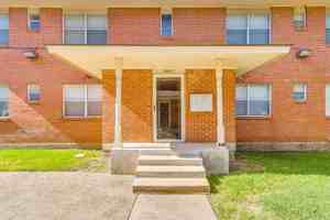 featured image of 3417 S University Dr