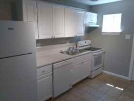 608 Alcazar St Se #C - Photo 1 of 1