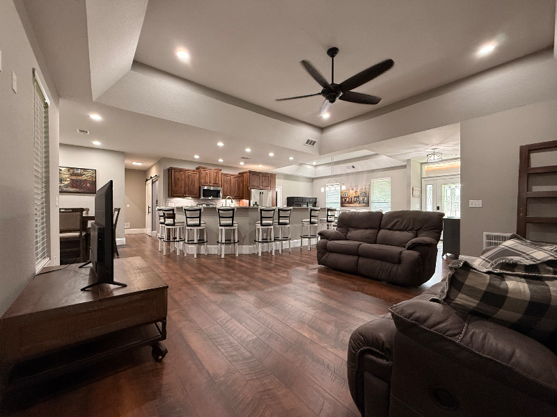 231 Farmer Cir - Photo 2 of 15