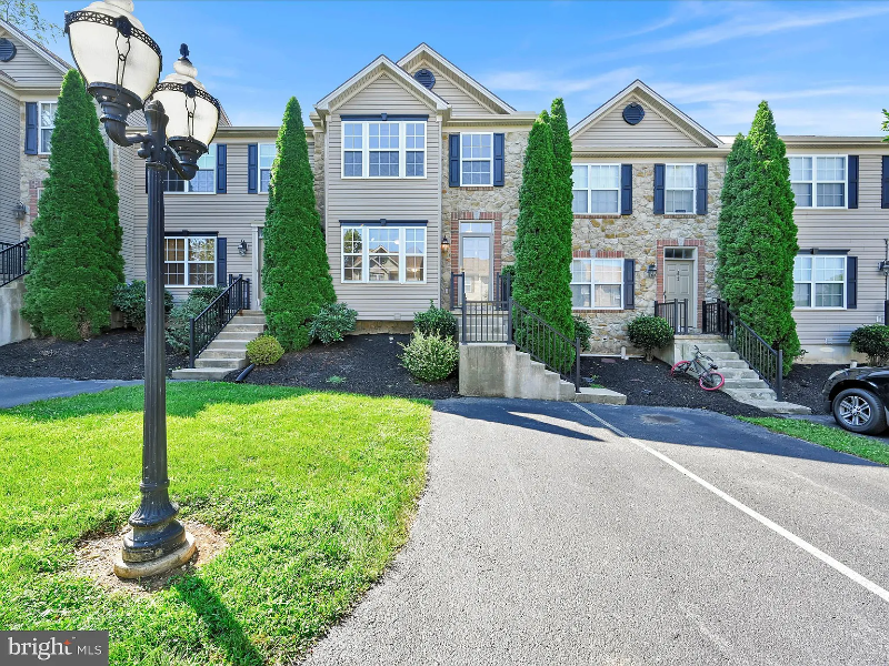 64 E Beaver St #64 - Photo 2 of 21