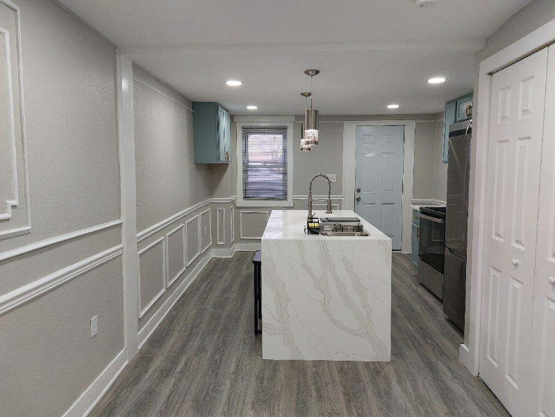 615 Chapel Aly - Photo 2 of 8