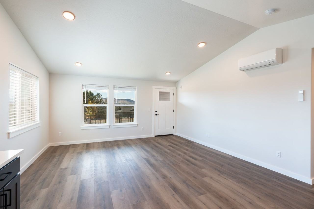 3082 Sw 46th St - Photo 7 of 19