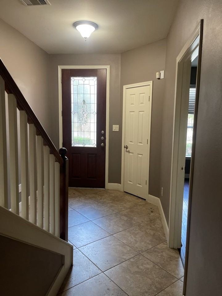 2313 Hutchins St - Photo 2 of 12
