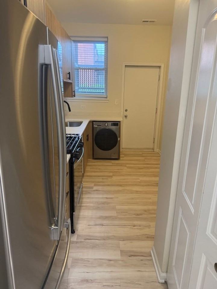 Where Convenience Meets Comfort — Updated 2–3 Beds by the Morse Red Line - Photo 2 of 25