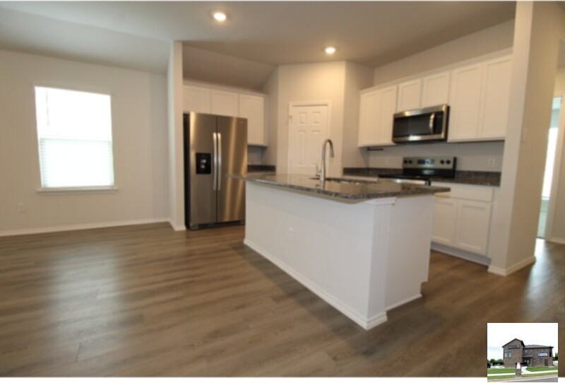 2466 Bee Creek Dr - Photo 5 of 16