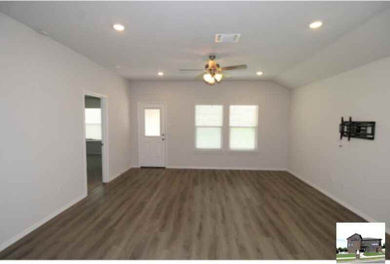 2466 Bee Creek Dr - Photo 7 of 16