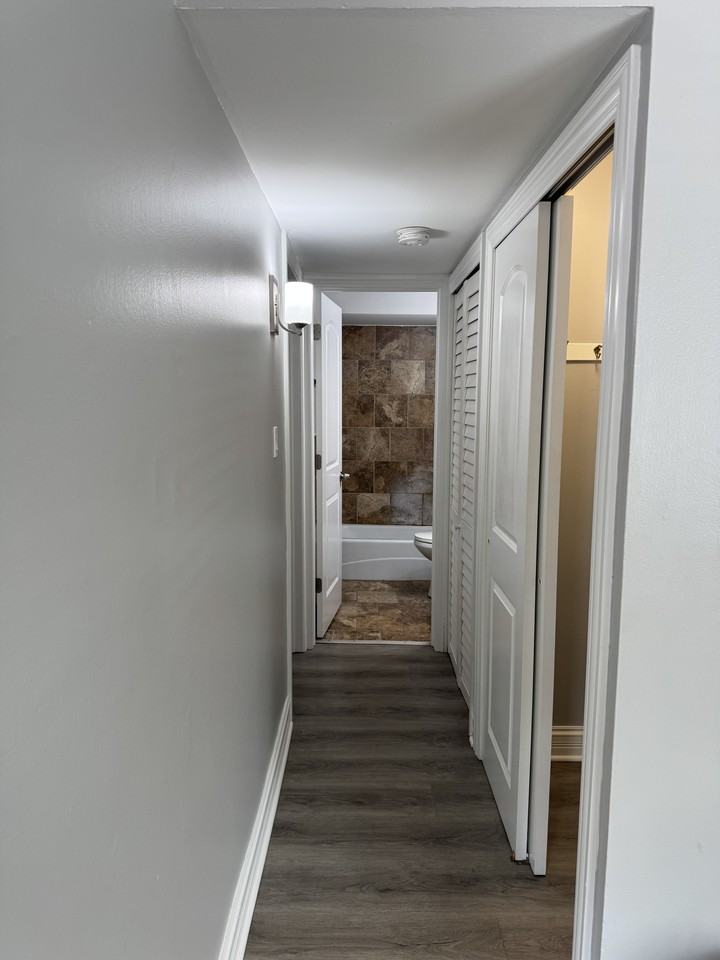 10446 Natoma Ave #3 - Photo 3 of 10