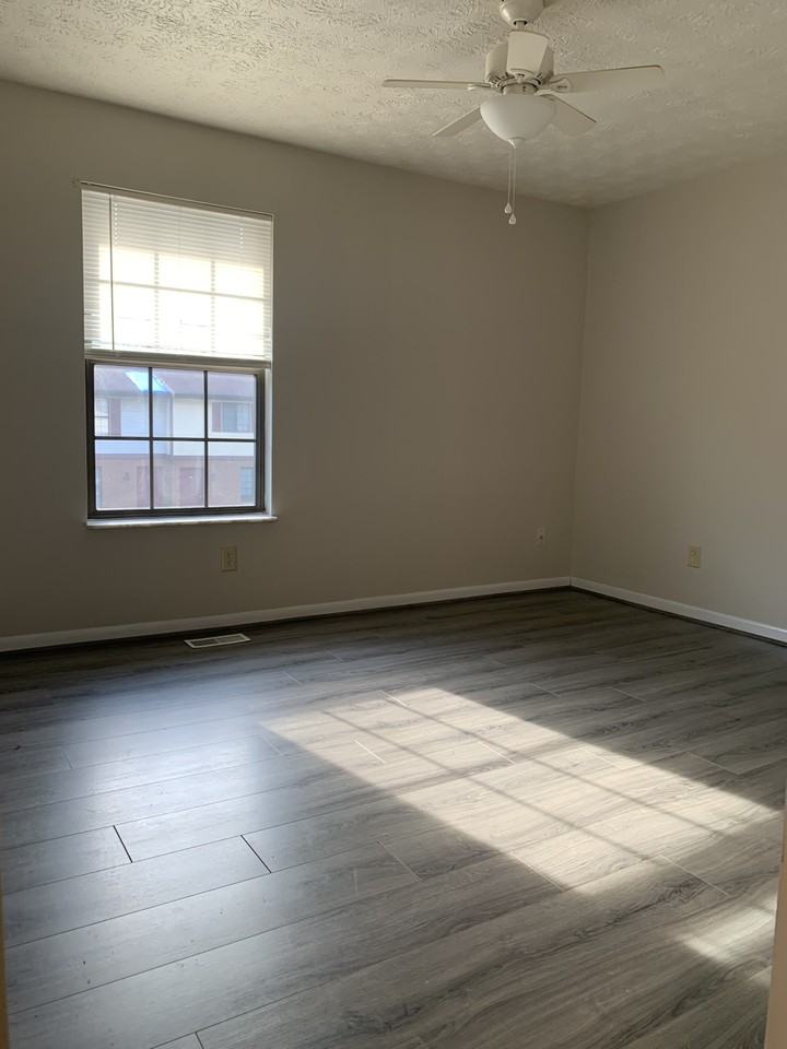 720 Ohio Pike #F - Photo 7 of 8