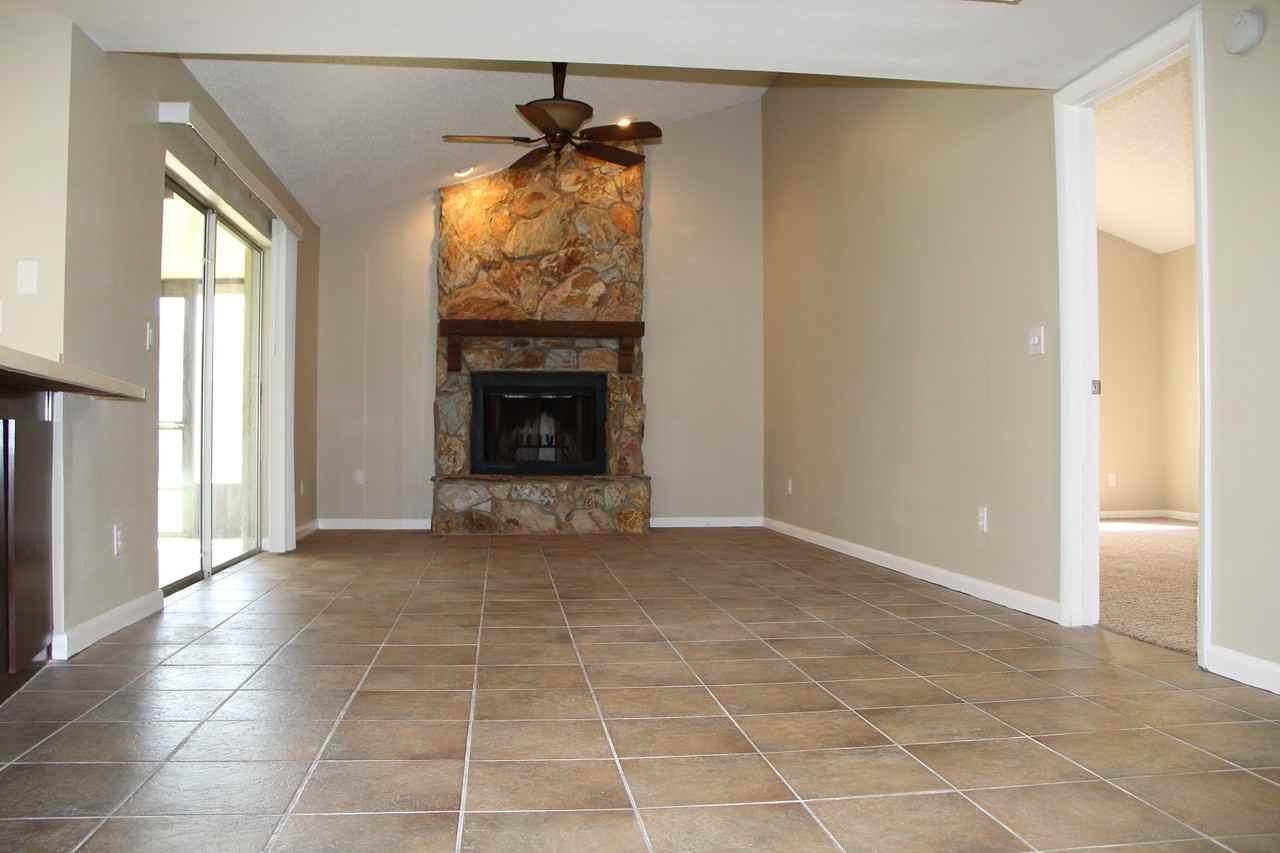 1503 Twin Palms Loop - Photo 2 of 6