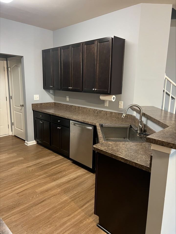 223 Bobbie Way - Photo 2 of 14