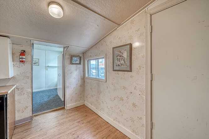 426 E 11th St #NA - Photo 2 of 20