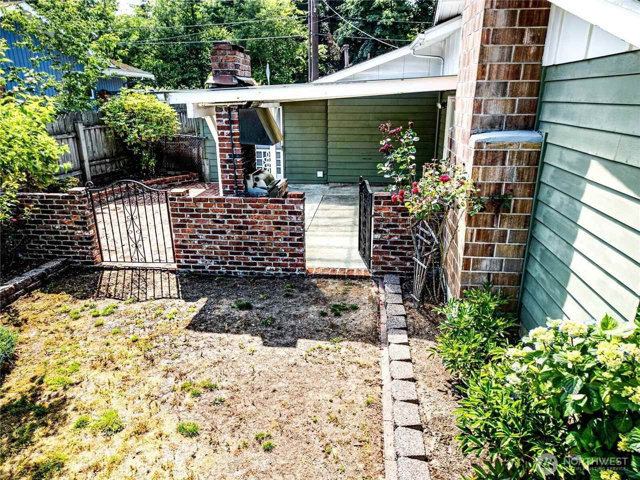 10823 35th Ave Se #NA - Photo 2 of 36